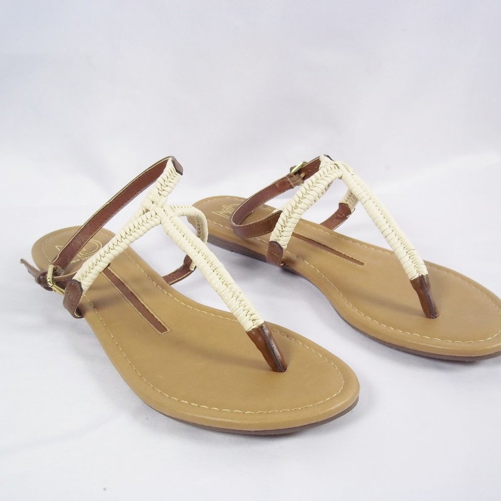New Directions ISABELLA Thong Sandal NIB Sz 8 - Picture 3 of 4